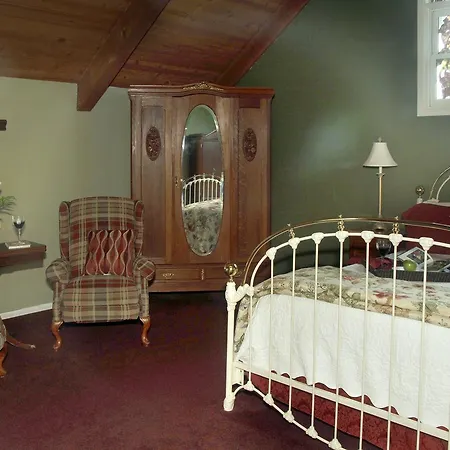 Beazley House-3