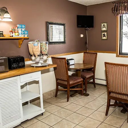 Americas Best Value Inn & Suites Detroit Lakes-2