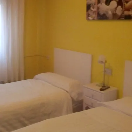 Pensión Room Pamplona-3