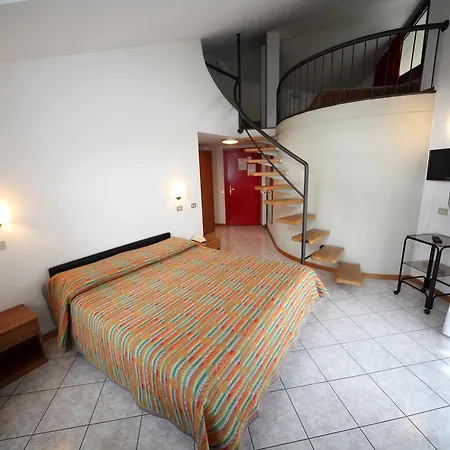 Hotel Italia-3