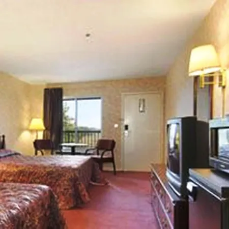 Super 8 By Wyndham Decatur Priceville-2