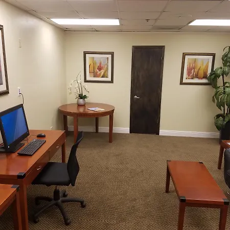 Days Inn & Suites By Wyndham Clermont-3