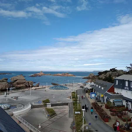 Hotel De La Mer-3