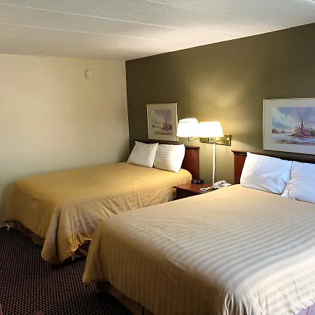 Norwood Inn & Suites Worthington-3