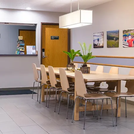 Cobblestone Inn & Suites - Platteville-2