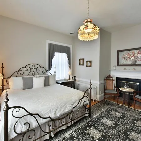 Brockamour Manor Bed And Breakfast-2