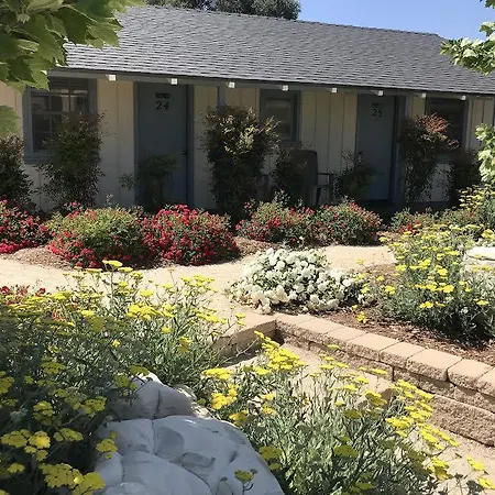 Farmhouse Motel-2
