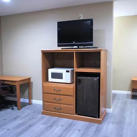 Executive Inn-3