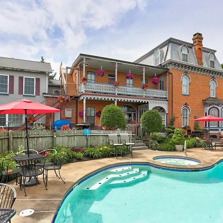 Greystone Manor Bed & Breakfast-2