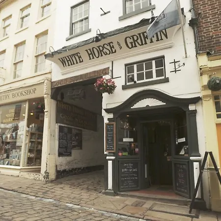 White Horse & Griffin-3