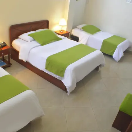 Hotel Castell - Cerca Del Aeropuerto-3