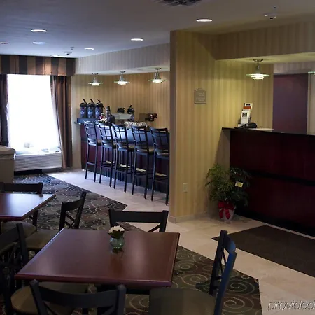 Boarders Inn & Suites By Cobblestone Hotels - Oshkosh-2