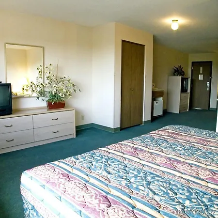 Boarders Inn & Suites By Cobblestone Hotels - Supe-3