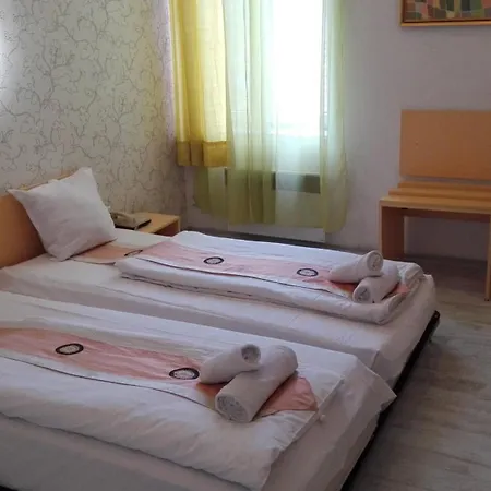Scotty'S Boutique Hotel-2