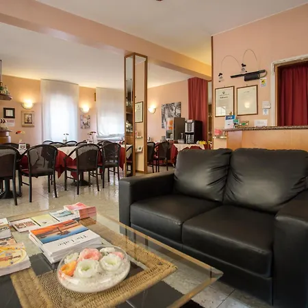 Hotel Benacus-3