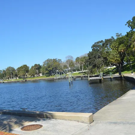 Tarpon Inn-2