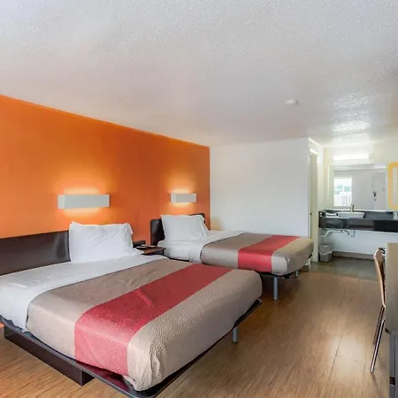 Motel 6 Kalamazoo-3