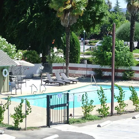 Vino Inn & Suites-2