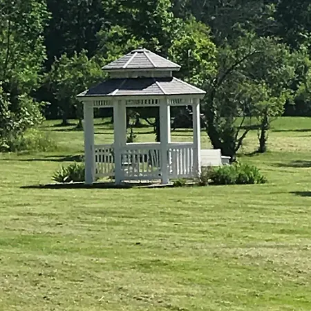 Martha'S Vineyard B & B-3