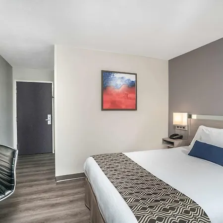Microtel Inn & Suites By Wyndham Nashville-2