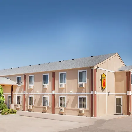 Super 8 By Wyndham Limon-3