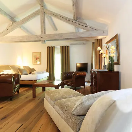 Hotel Château Des Alpilles-3