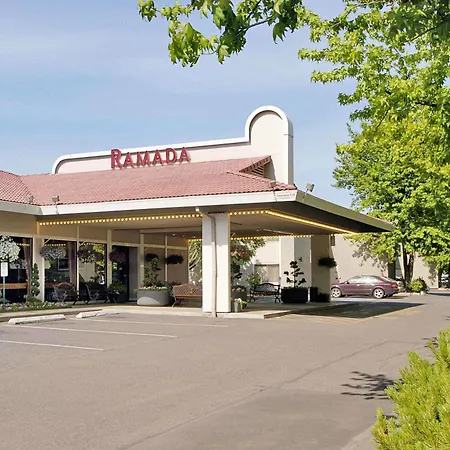 Ramada By Wyndham Portland Airport-3