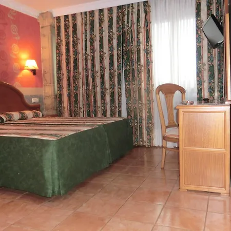 Hotel Las Ruedas-3