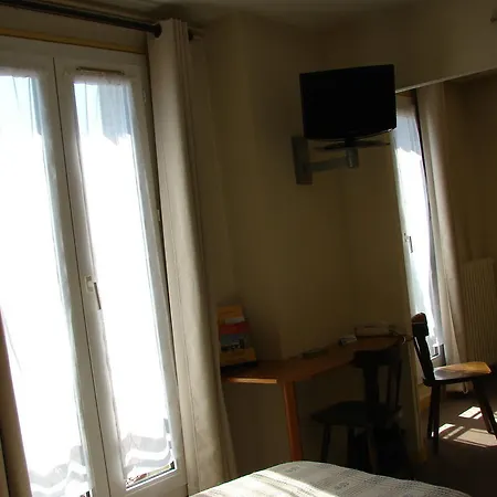 Hotel De Paris Et Des Voyageurs-2