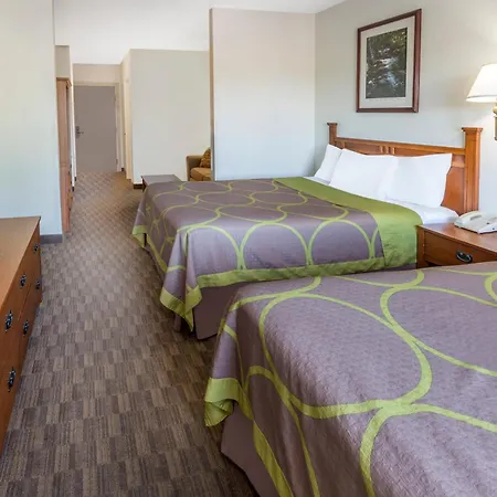 Super 8 By Wyndham Central Pt Medford-3