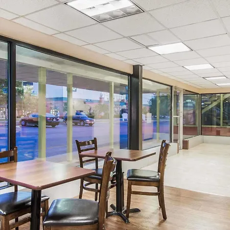 Budget Inn/ Natick-3