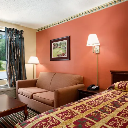Knights Inn Aiken-2