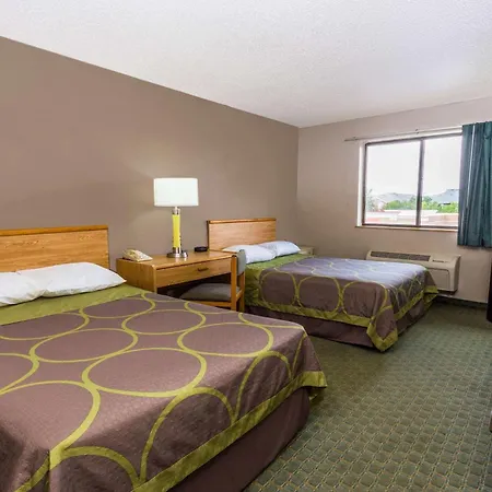 Super 8 By Wyndham St. Charles-2