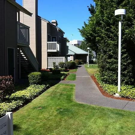Hawthorn Suites By Wyndham Kent, Wa-3
