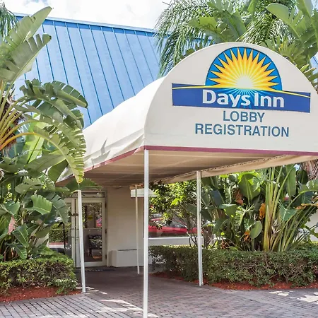 Days Inn By Wyndham West Palm Beach-3