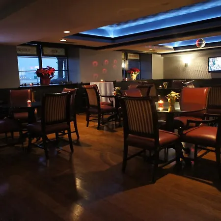 Roberts Riverwalk Urban Resort Hotel-2