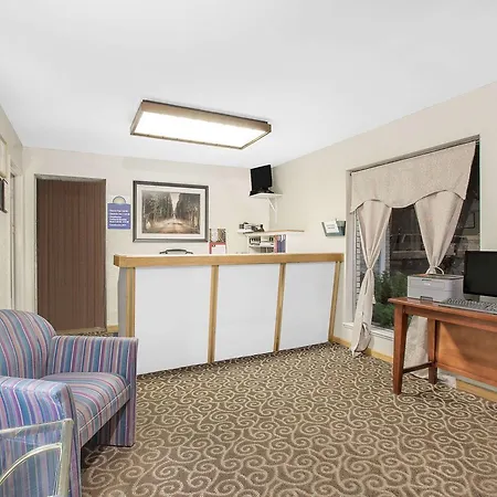 Days Inn By Wyndham Emporia-2