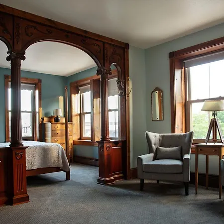 Inn At Cedar Crossing-2