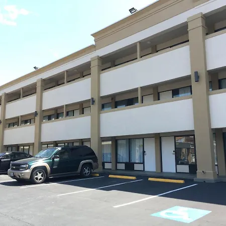 Super 8 Alexandria By Wyndham-3