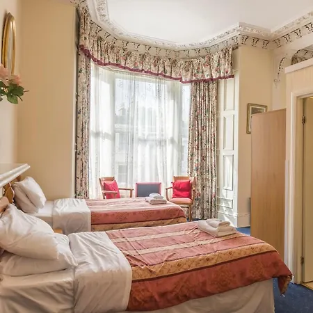 Menzies Guest House-3