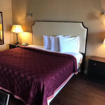 Lone Star Inn & Suites-2