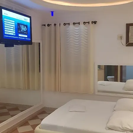 Studio Motel (Adults Only)-3