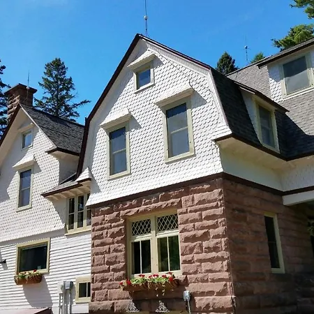 Pinehurst Inn Bed & Breakfast-3