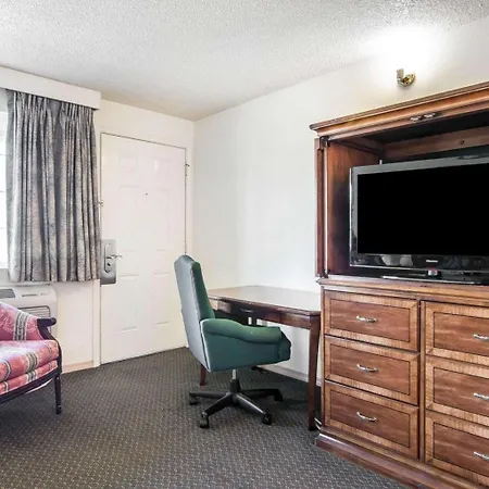 Econo Lodge Eugene-3