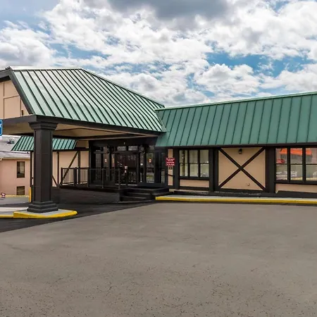 Econo Lodge Beckley-3