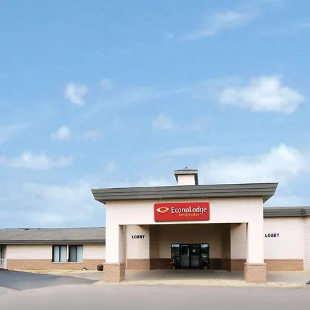 Econo Lodge Inn & Suites Menomonie-3