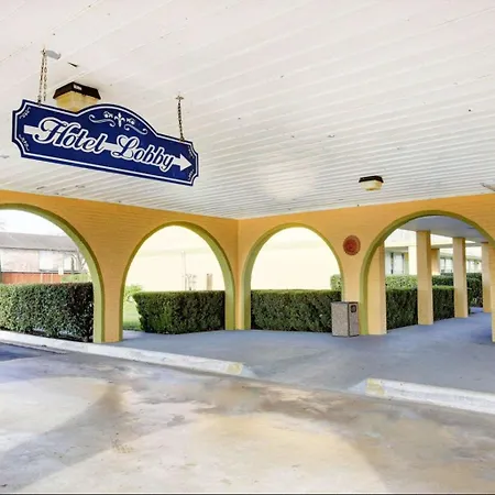 University Inn-3