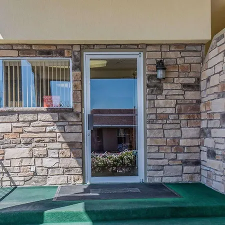 Econo Lodge Downtown Vernal-2