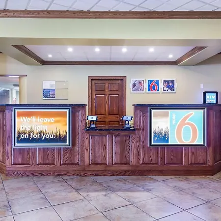 Badlands Inn & Suites-3