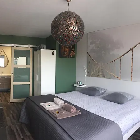1 Chambre, 1 P'Tit Dej', 1 Sourire-2